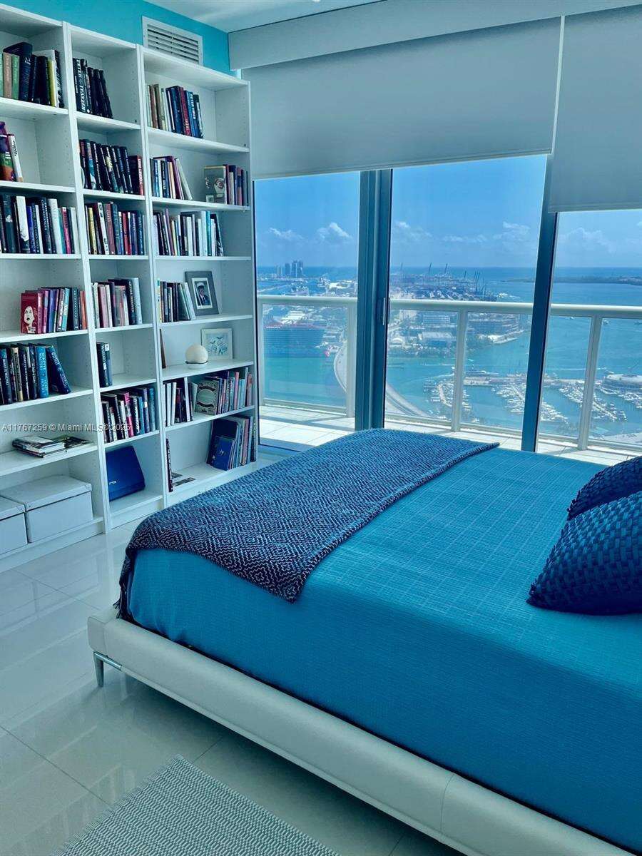 Marina blue Unit #4306 | Picture 27