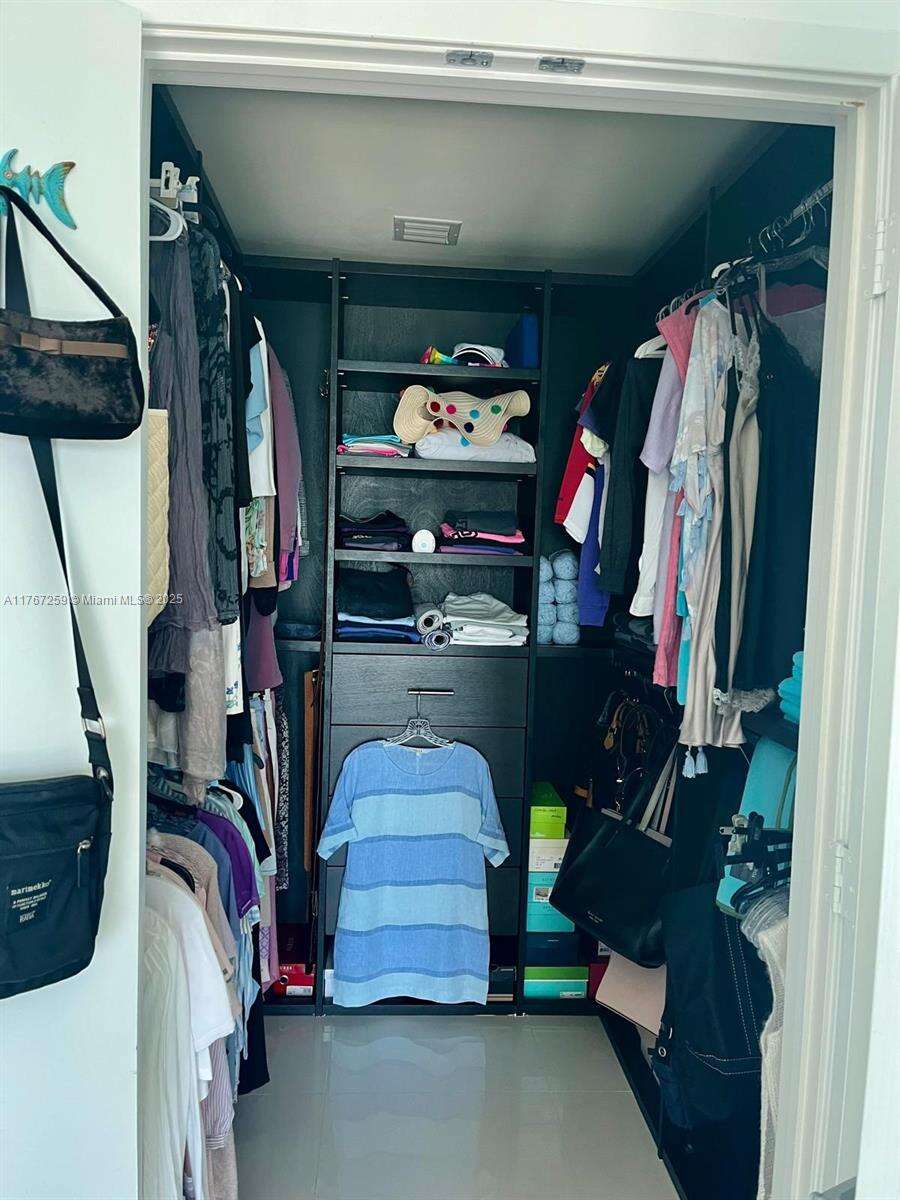 Marina blue Unit #4306 | Picture 31