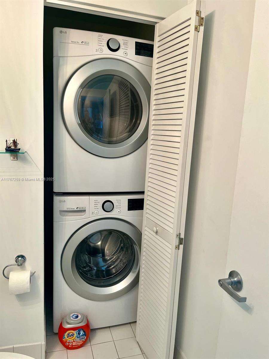 Marina blue Unit #4306 | Picture 43