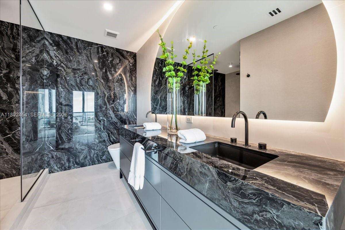 Marina blue Unit #PH-5704 | Picture 30