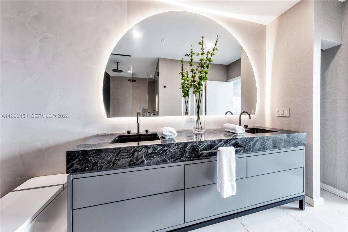 Marina blue Unit #PH-5704 | Picture 33