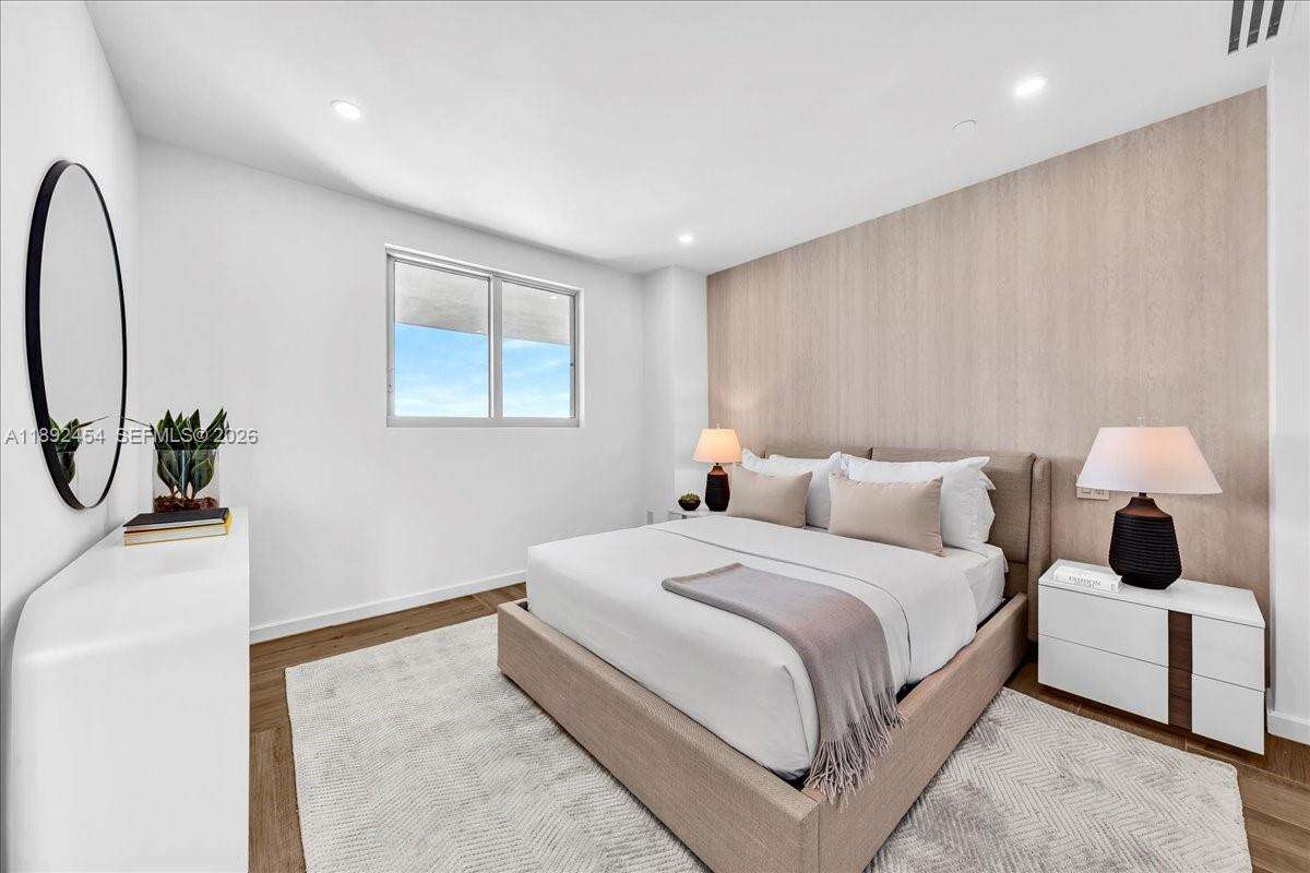 Marina blue Unit #PH-5704 | Picture 37