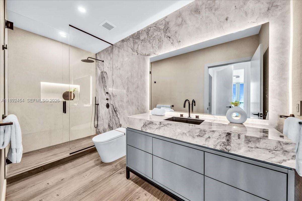 Marina blue Unit #PH-5704 | Picture 39