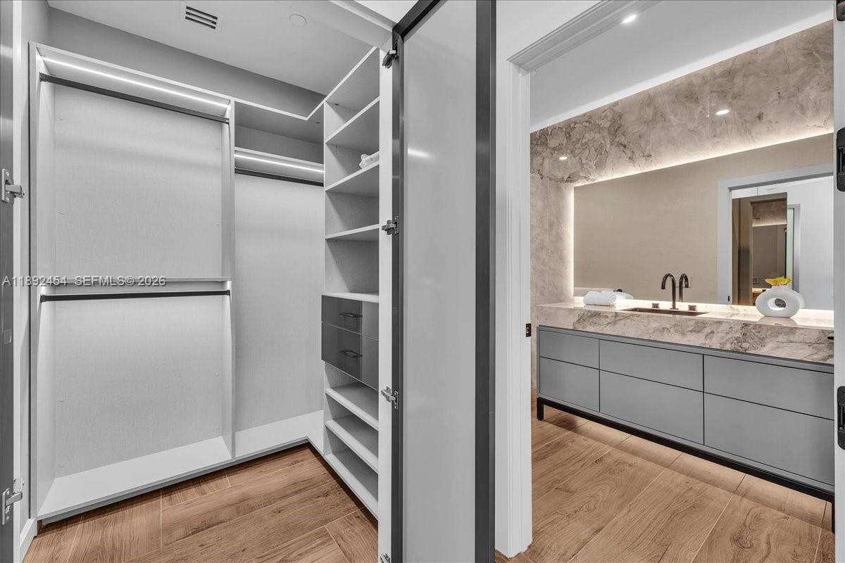 Marina blue Unit #PH-5704 | Picture 40