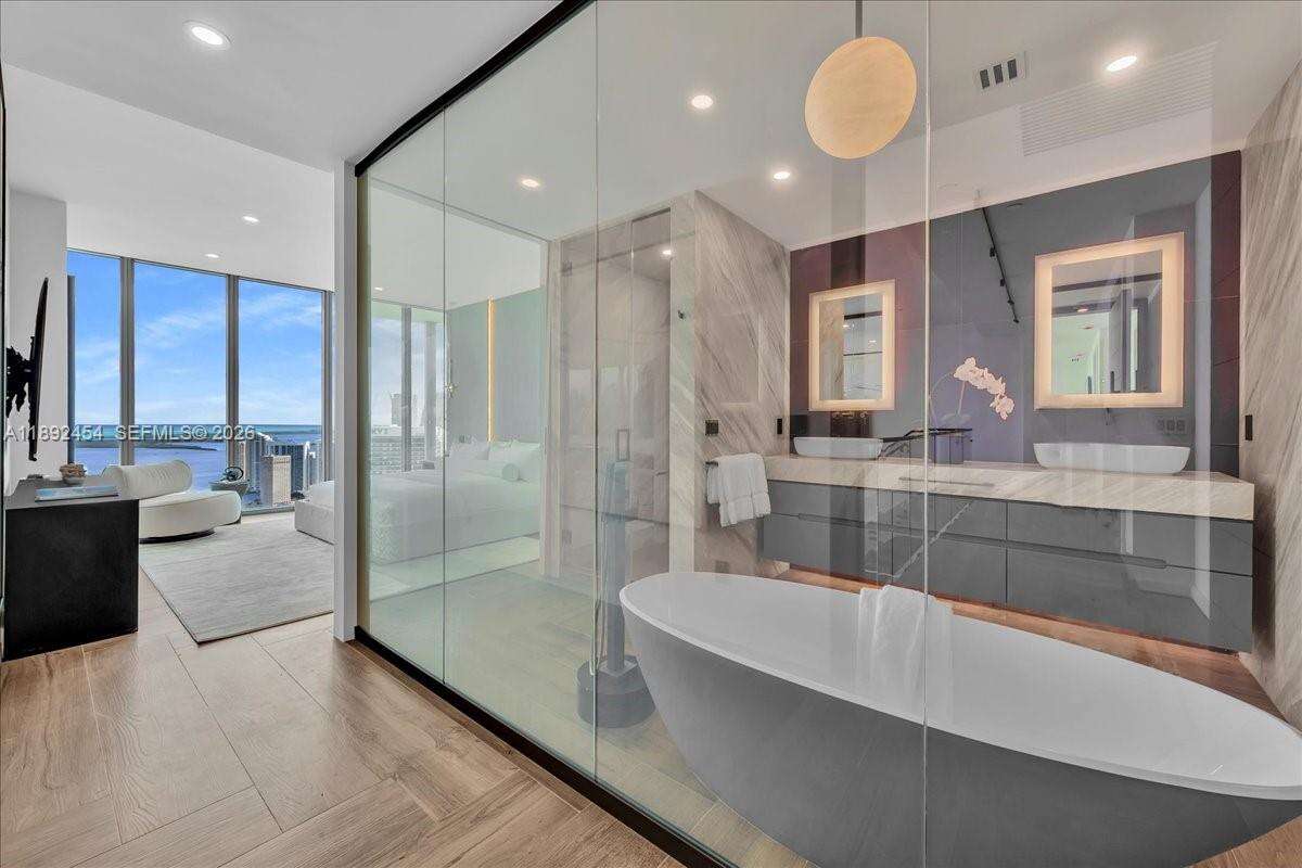 Marina blue Unit #PH-5704 | Picture 42