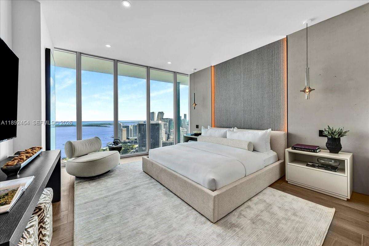 Marina blue Unit #PH-5704 | Picture 43