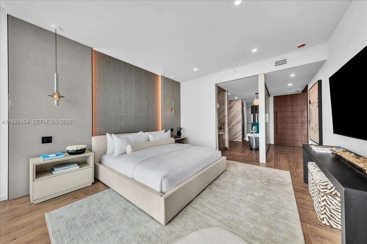 Marina blue Unit #PH-5704 | Picture 47