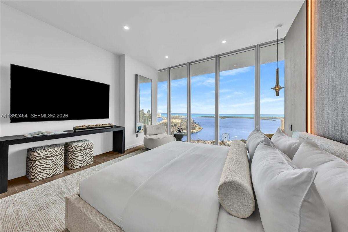 Marina blue Unit #PH-5704 | Picture 48