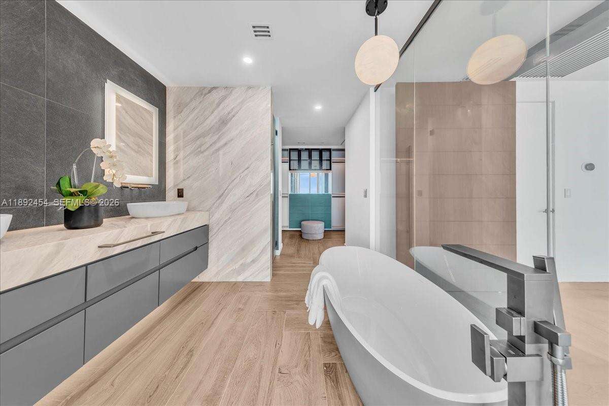 Marina blue Unit #PH-5704 | Picture 53