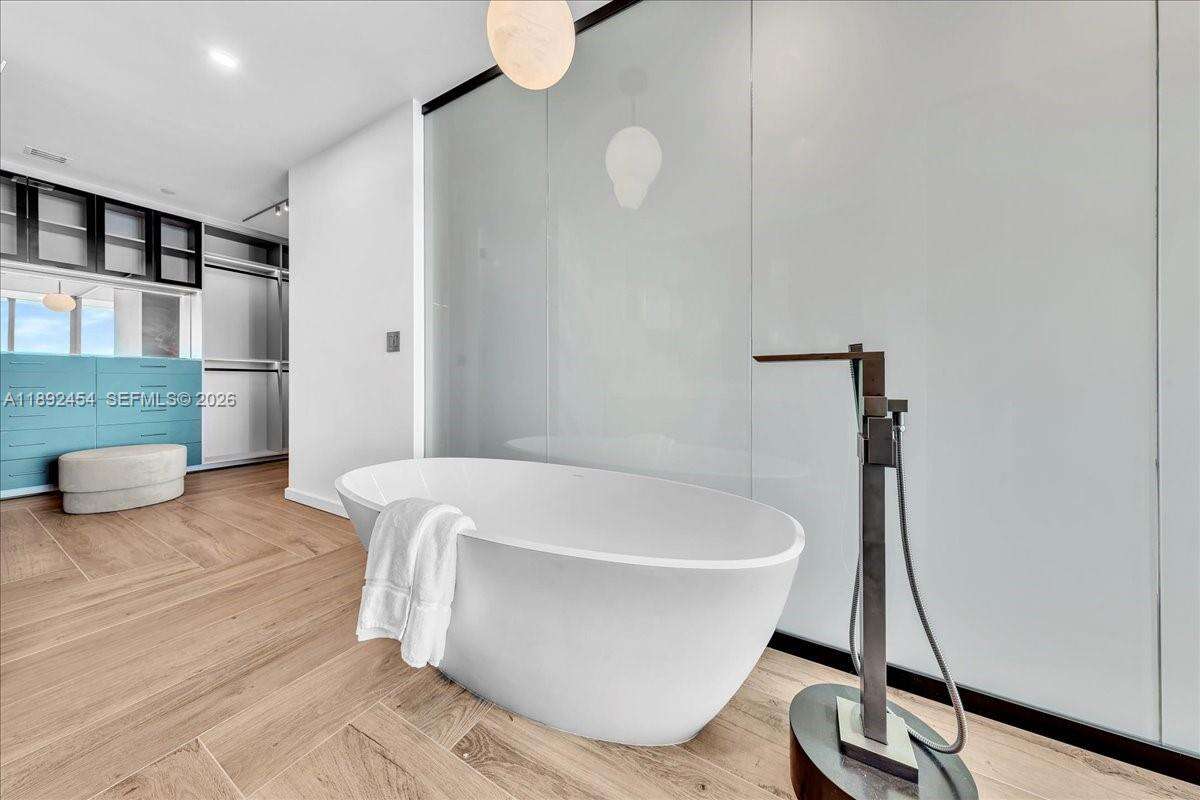 Marina blue Unit #PH-5704 | Picture 55