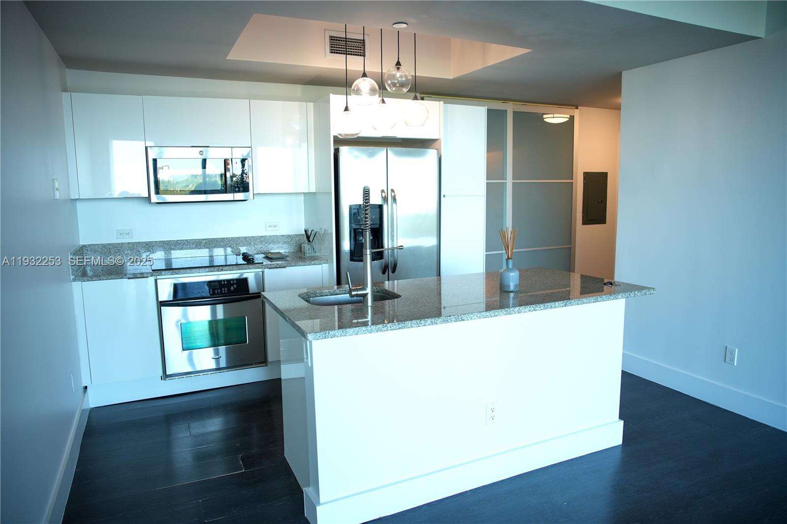 Marina blue Unit #609 | Picture 24