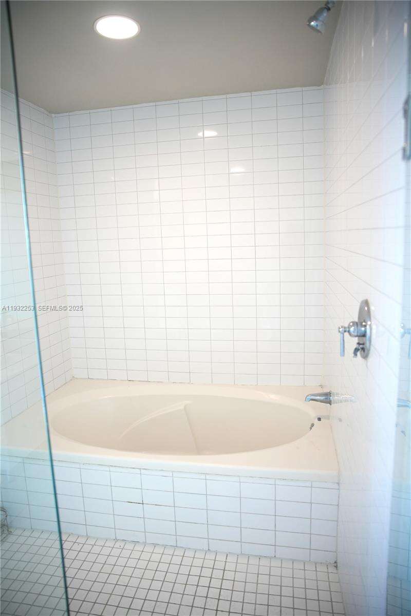 Marina blue Unit #609 | Picture 34