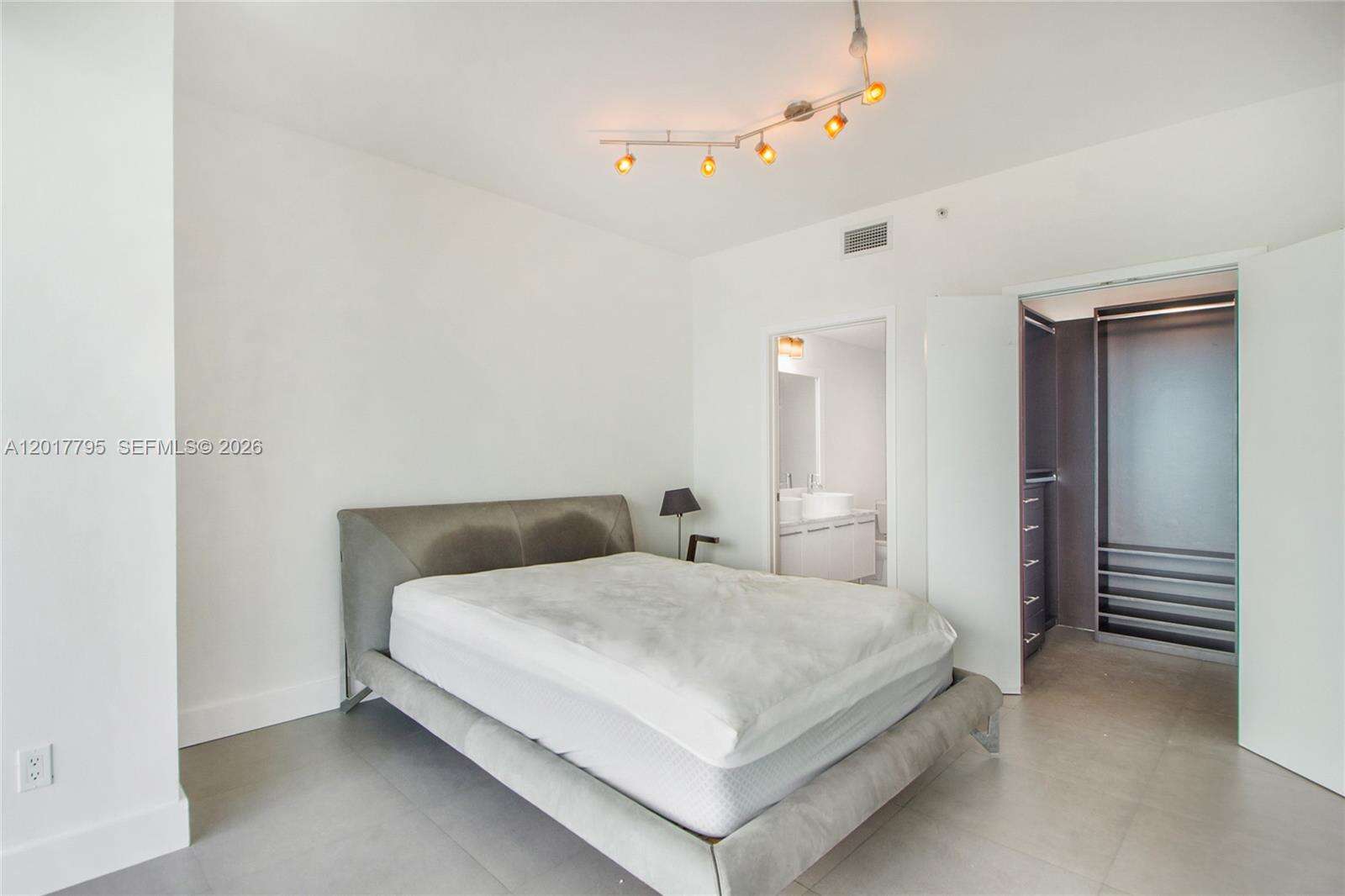 Marina blue Unit #2705 | Picture 9