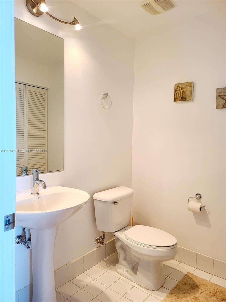 Marina blue Unit #1610 | Picture 10