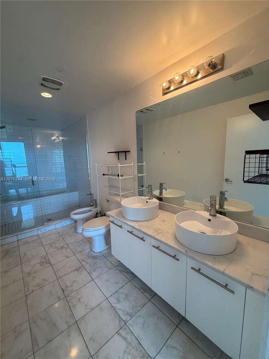 Marina blue Unit #2702 | Picture 9